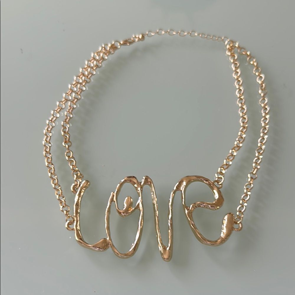 Gold Love necklace A1175 - Picture 3 of 3